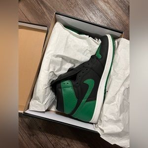 Air Jordan 1 Retro High OG 'Pine Green 2.0'